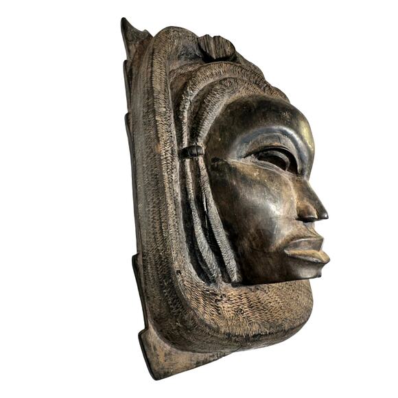 Tribal Wall Sculpture Mask of Woman Unknown Tribe or Peoples-Late 20th Century - Picture 2 of 7